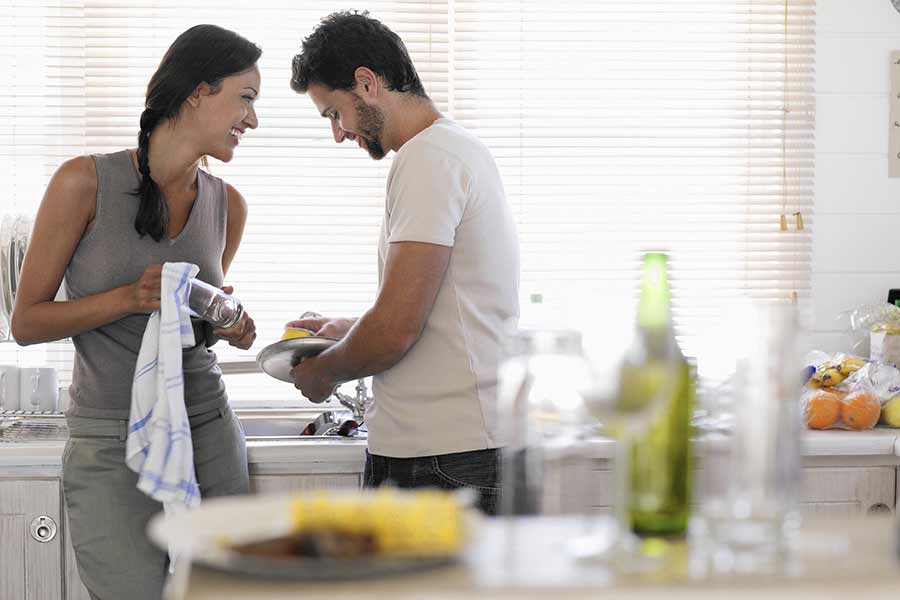 Couples Who ‘Chore’ Together, Generally Stay Together