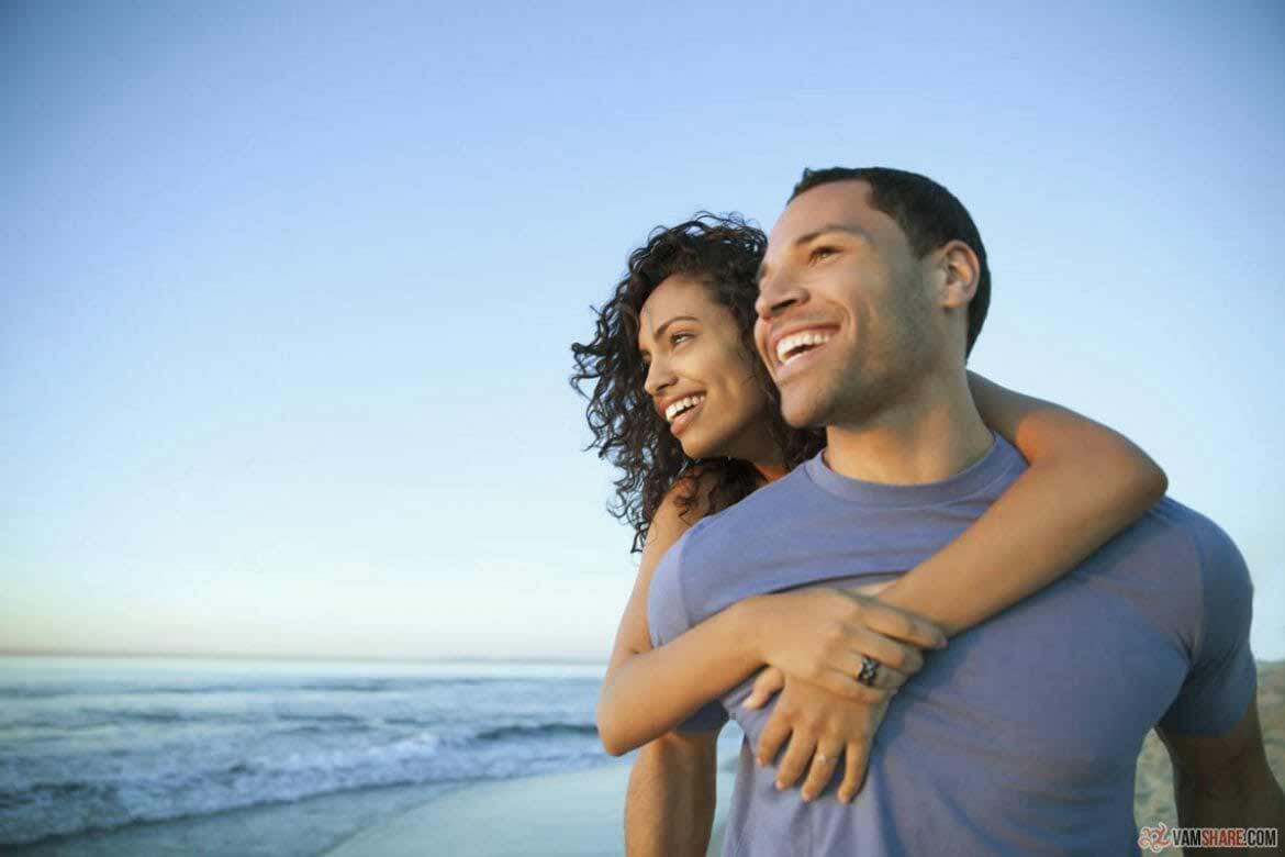 10 Habits of Happy Couples