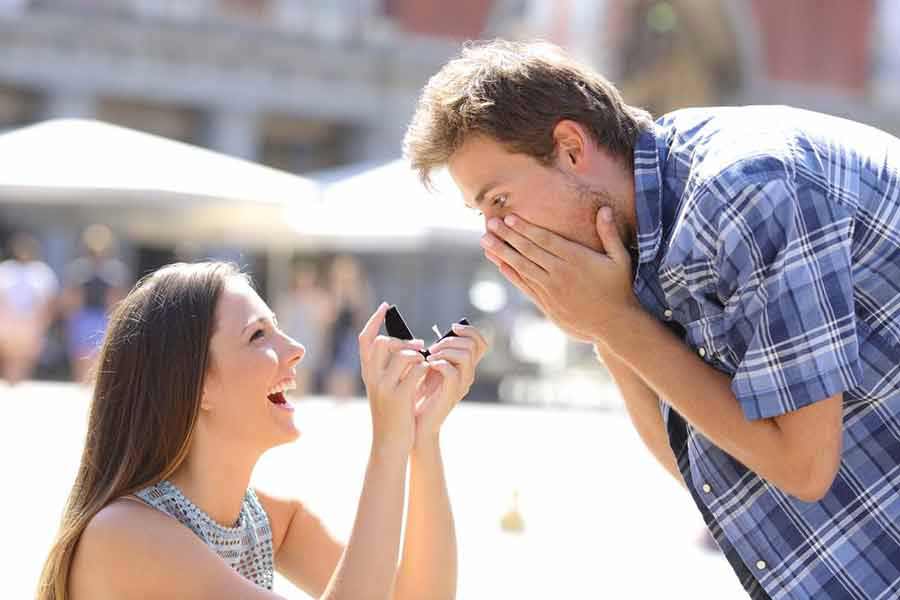 9 Signs Your Boyfriend isn't Ready to Propose