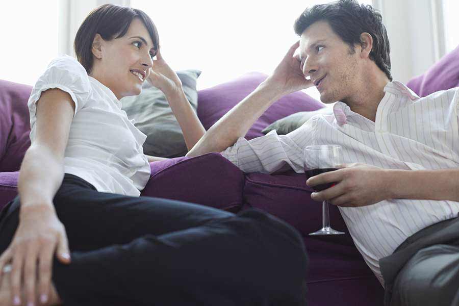 How to Communicate with an Analytical Male in a Relationship