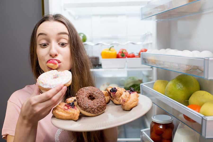 Eating Junk Food Raises Cancer Risk, Even for Slim Women