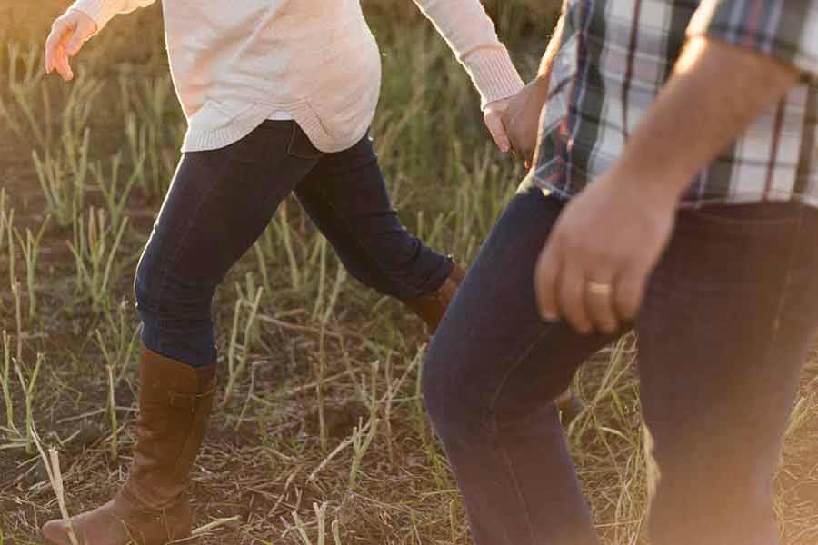 Courtship is a time of getting to know a person with whom one plans to spend the rest of one's life. Someone described it as the process of feeling one's way into the mind of another.