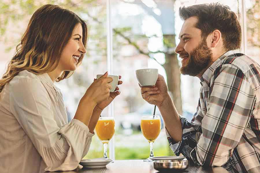 Make a Connection with a Man on the First Date