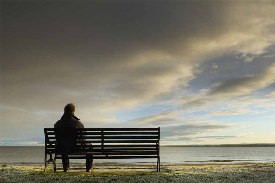 3 Common Habits that Create Isolation and Loneliness